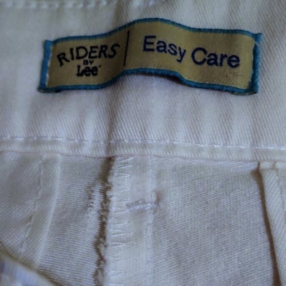 Riders by Lee White 4 Pockets Zip  Front w/Button Closure Crop Jeans Size 6M NWT - Picture 3 of 6